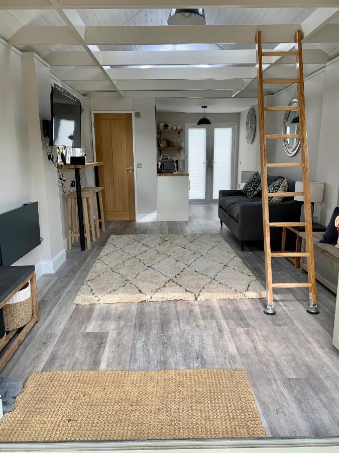 Готель The Nest Sway Екстер'єр фото
